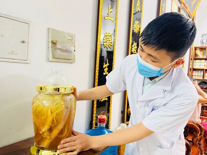 bam-huyet-tai-nha-tai-ngoc-thuy-long-bien