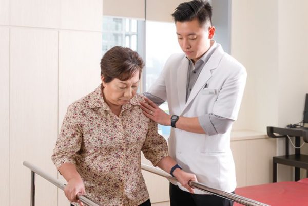 phuc-hoi-chuc-nang-tai-nha-tai-tay-son-dong-da 