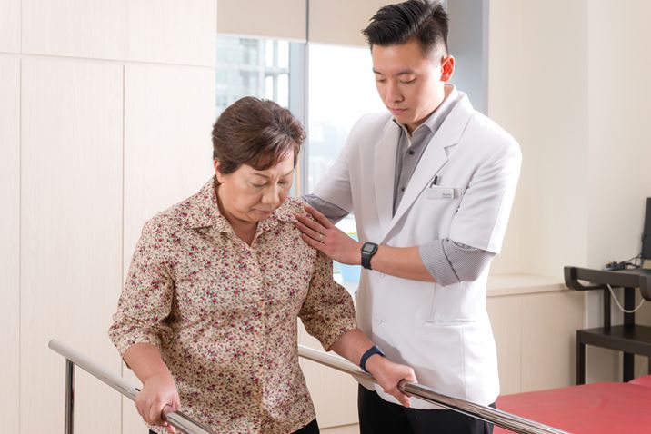 phuc-hoi-chuc-nang-tai-nha-tai-yen-hoa-cau-giay